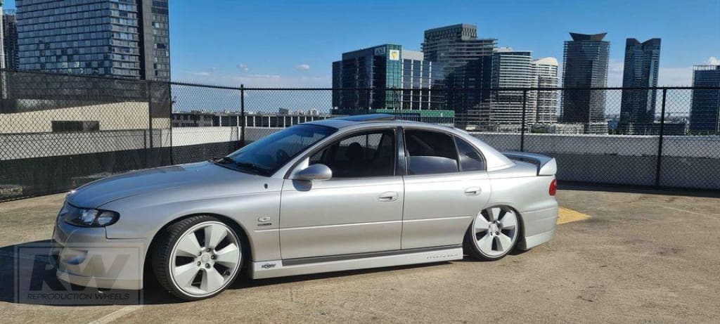 VY Senator Signature 19 inch Silver REPLICA Wheels