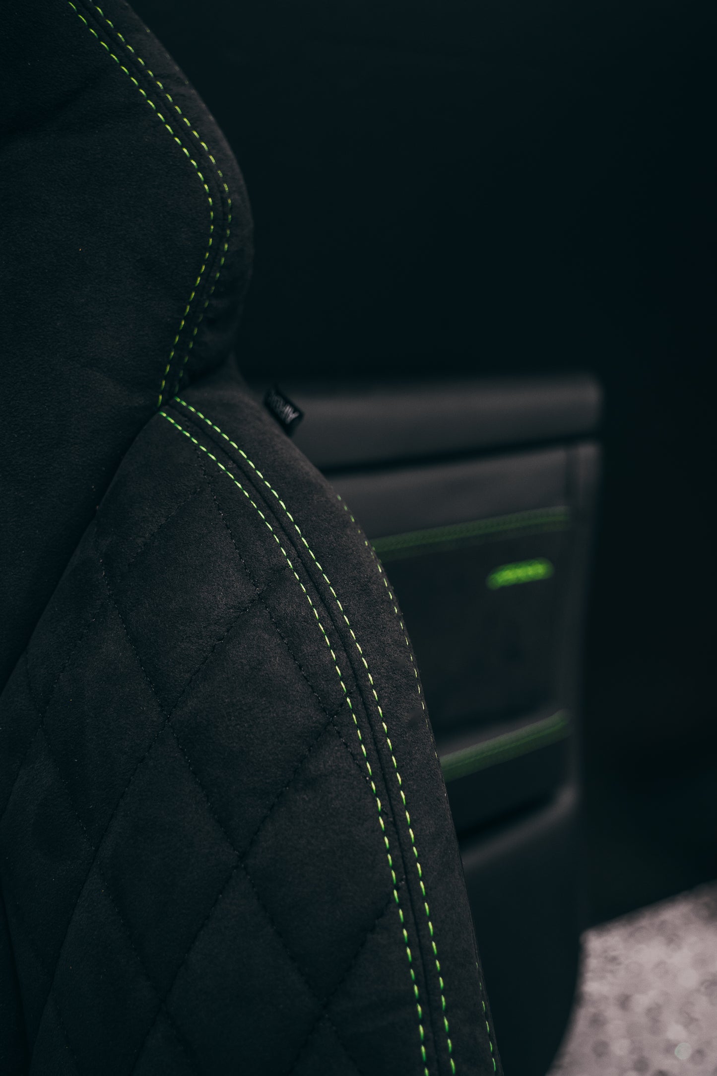 VF HSV STYLE CUSTOM INTERIOR - Charcoal Alcantara & Lime Stitch
