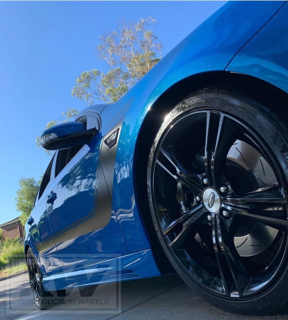 Boss 335 GT 19 inch Gloss Black REPLICA Wheels