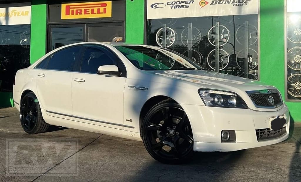 GEN-F2 Clubsport R8 20 inch Gloss Black REPLICA Wheels