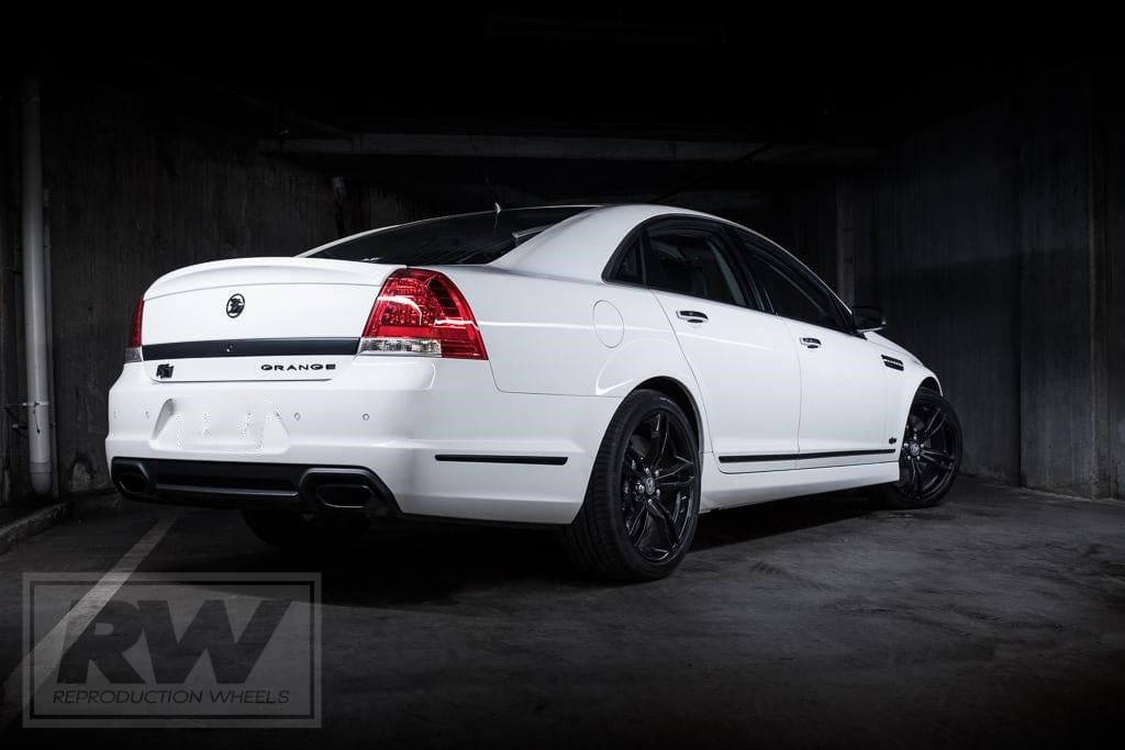 GEN-F2 SV Rapier 20 inch Gloss Black REPLICA Wheels