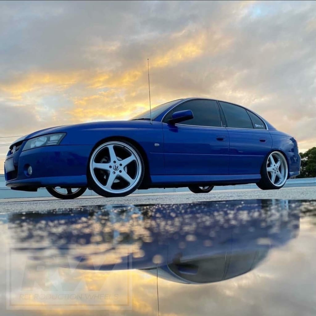 HSV VL Group A SS WALKINSHAW 18 inch Silver REPLICA Wheel and Tyre Packages