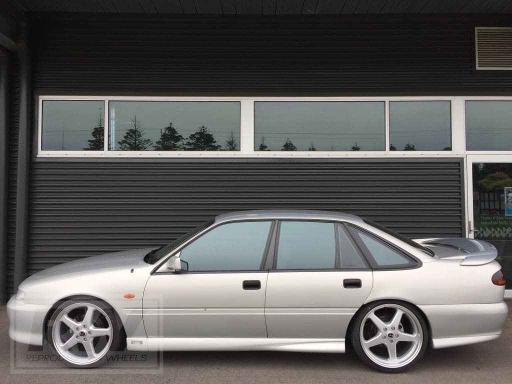 HSV VL Group A SS WALKINSHAW 18 inch Silver REPLICA Wheels (PRE-VE)