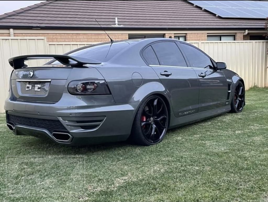 LS3 E-Series Pentagon 20 inch Gloss Black VE VF REPLICA Wheel and Tyre Packages