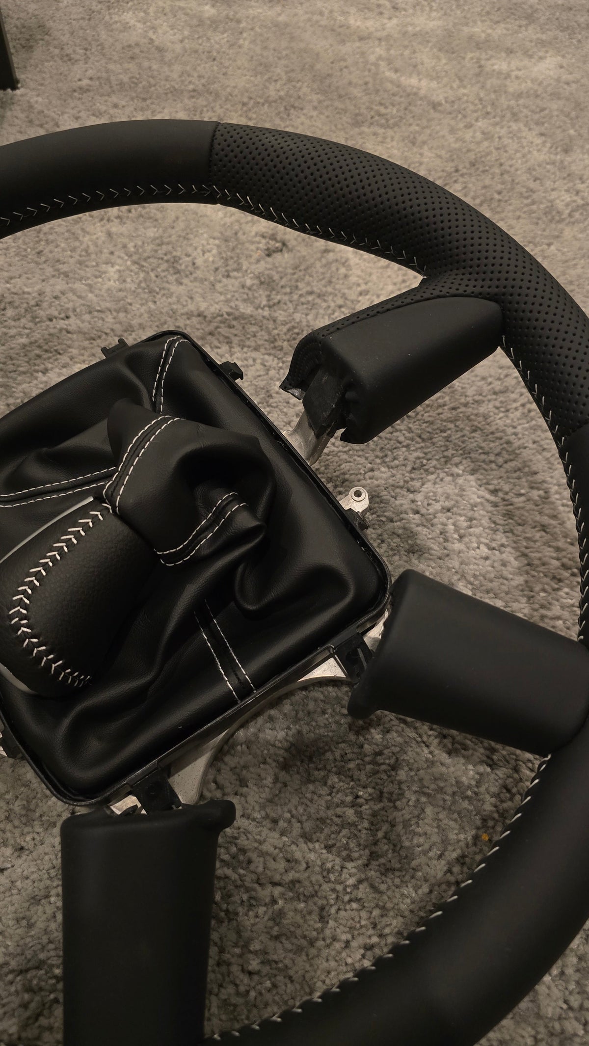VY-VZ HSV Steering wheel