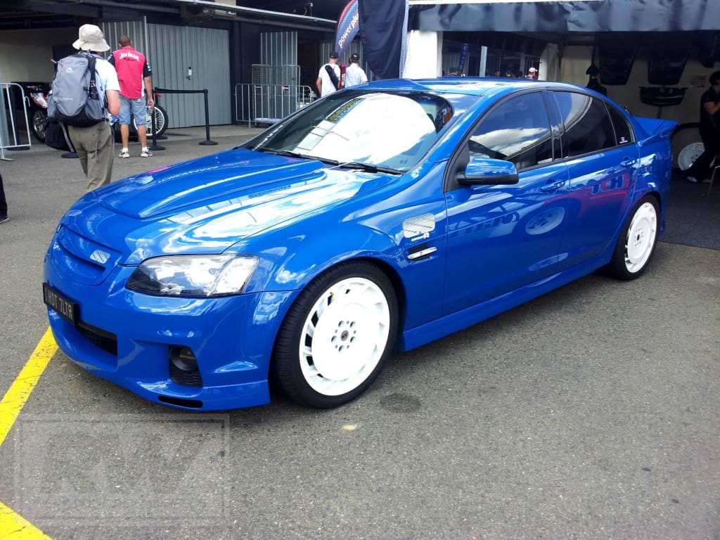 VK VE Group A AERO 20 inch White VE VF REPLICA Directional Wheel and Tyre Packages