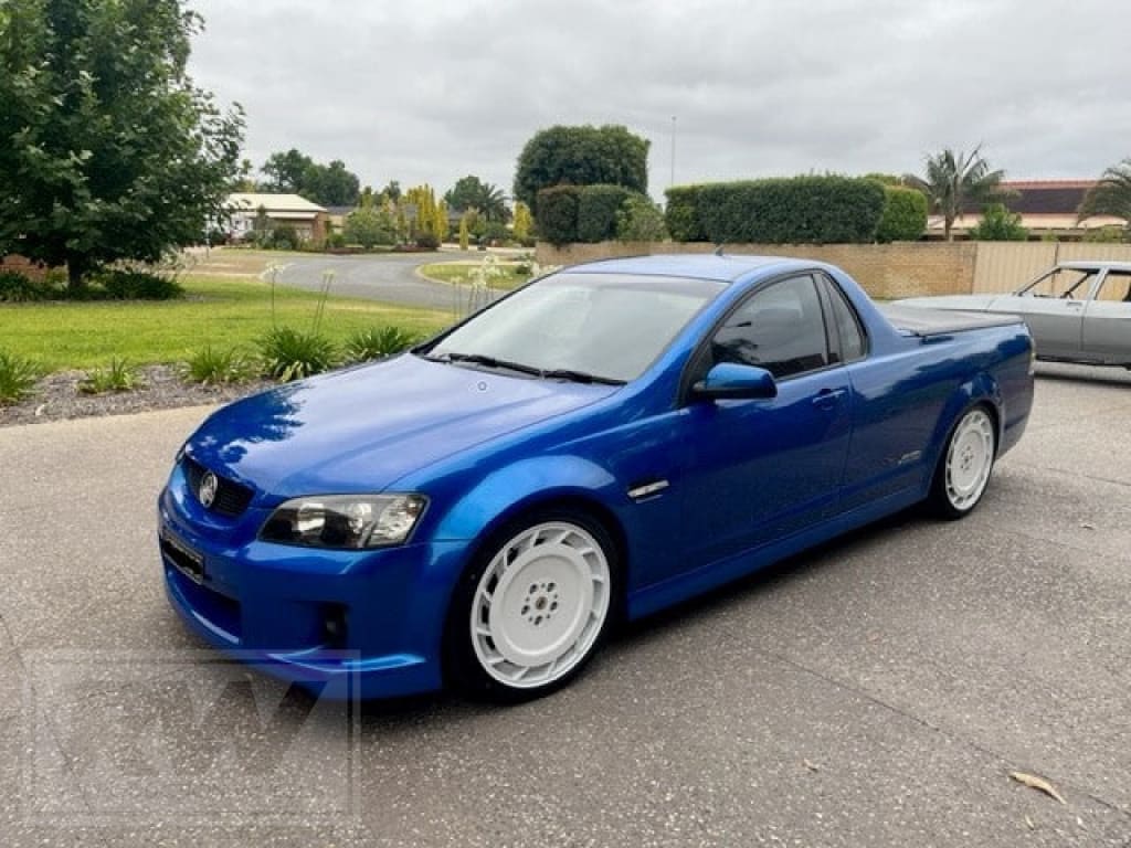 VK VE Group A AERO 19 inch White REPLICA Directional Wheels